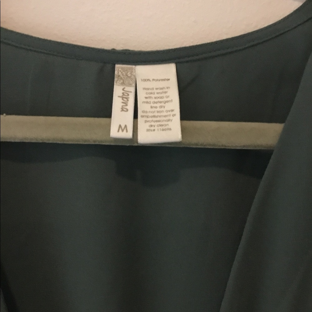 Olive Ruffle romper - Picture 3 of 3